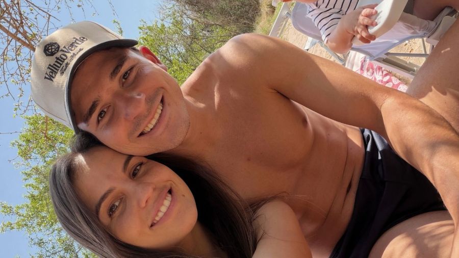 Las dulces fotos de Emilia Ferrero y Julián Álvarez con Amadeo a orillas del río en Córdoba