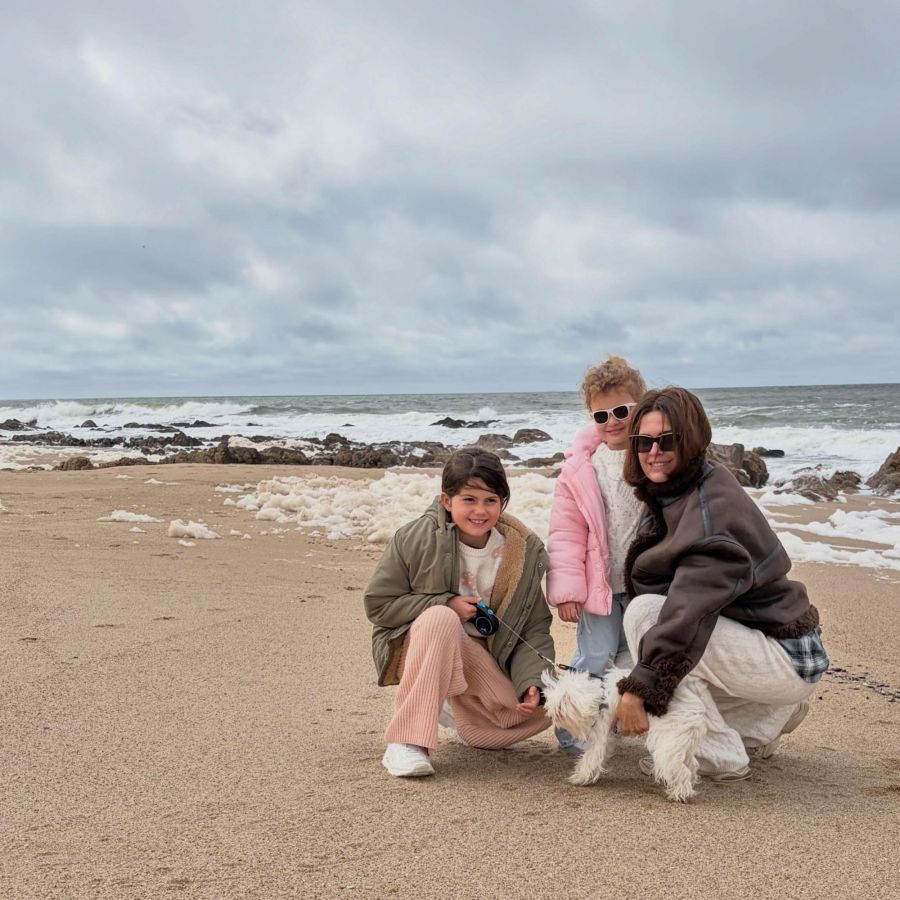Las mejores fotos de Isabel Macedo junto Juan Manuel Urtubey y sus hijas en la playa