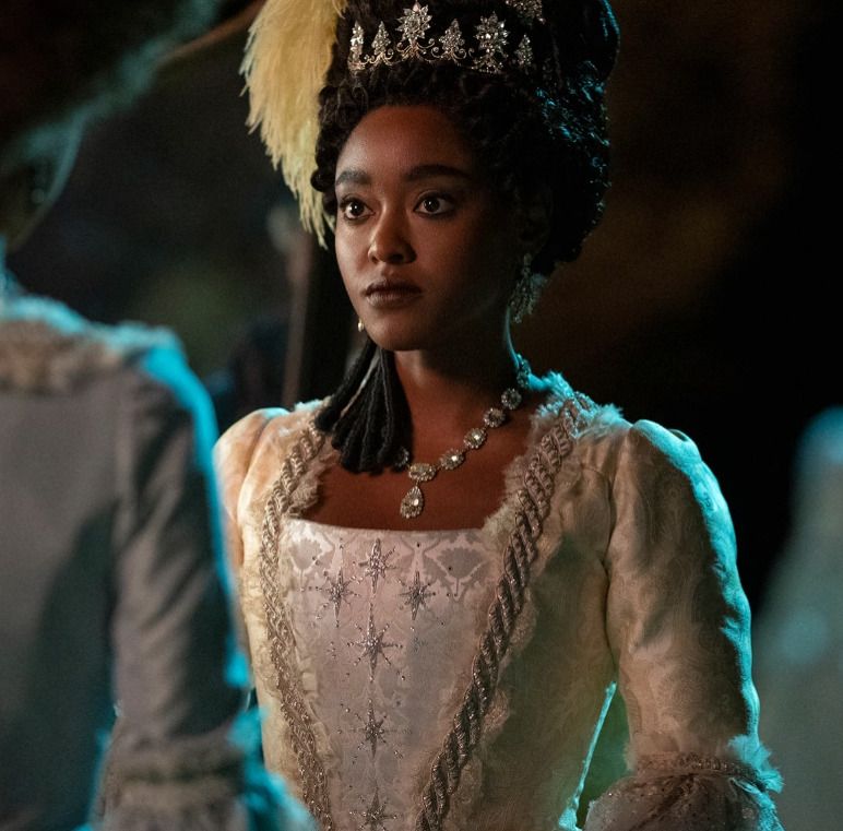 Arséma Thomas como la joven Lady Danbury