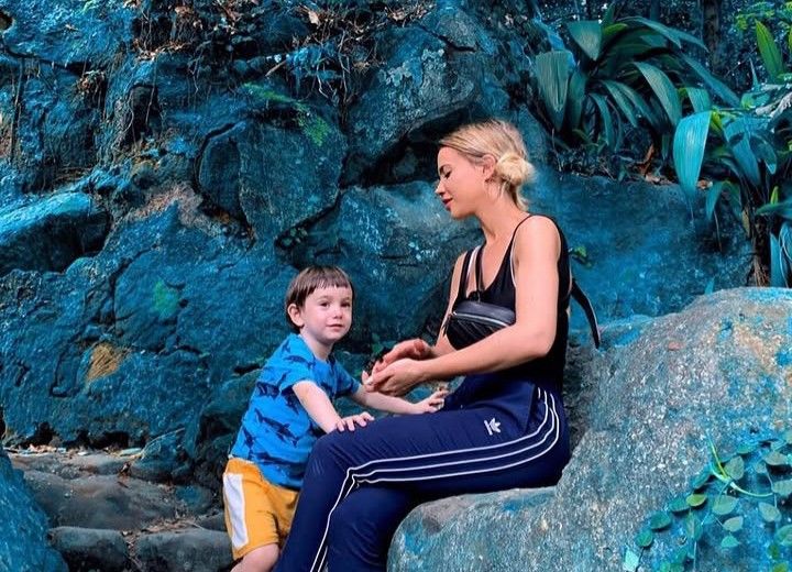 Celeste Cid y su hijo Antón