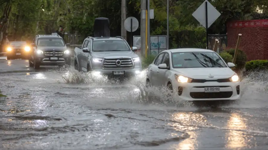 El Niño desata un feroz temporal en Santiago de Chile