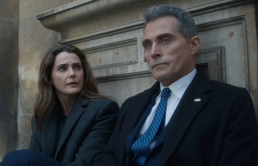 Keri Russell como Kate Wyler, Rufus Sewell como Hal Wyler