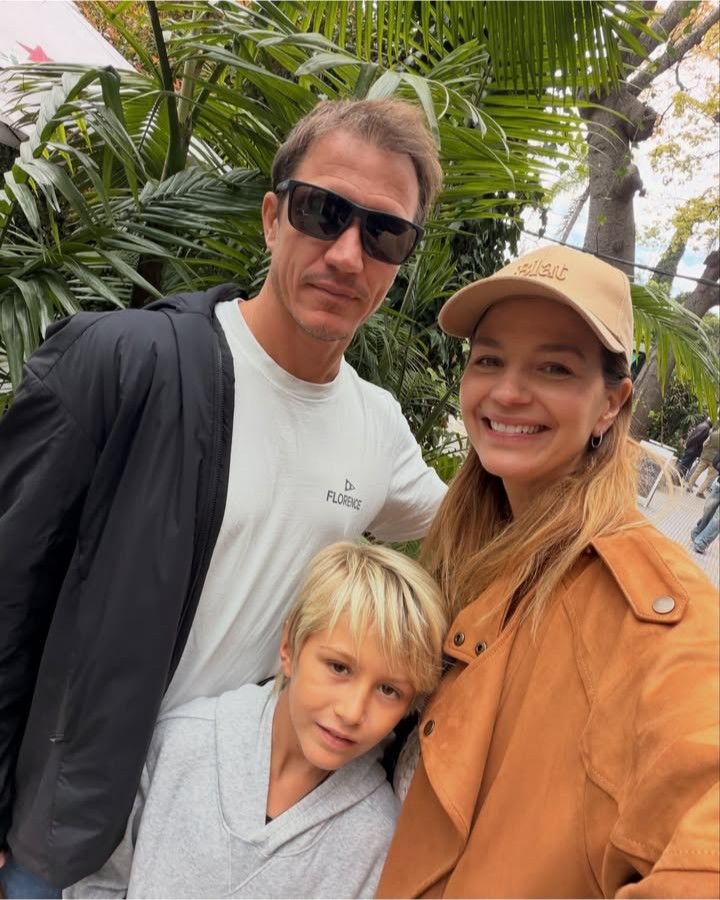 Marcela Kloosterboer con su hermano Tomás y su hijo Otto