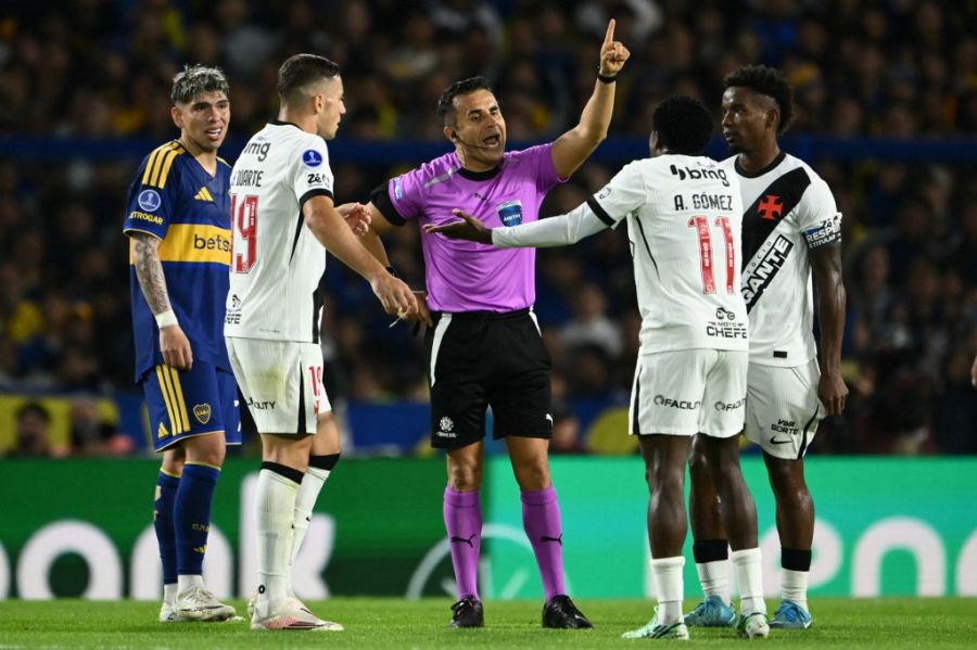Piero Maza en Boca vs Vasco