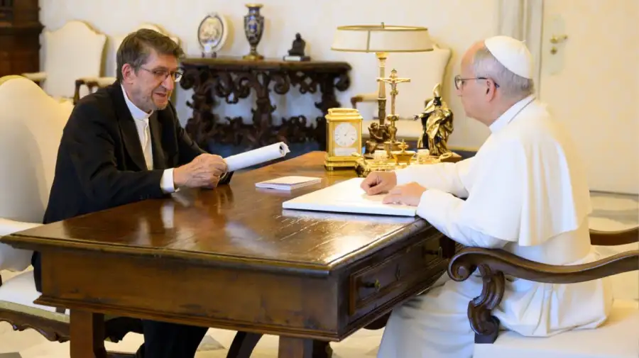 Alejandro Antón - Cura párroco amigo del Papa León XIV