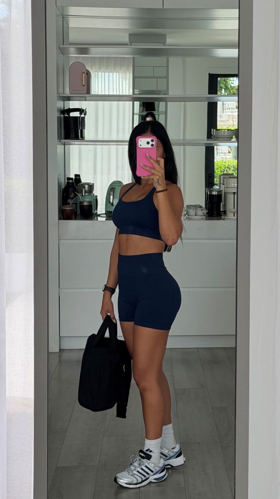 Antonela Roccuzzo coffee bar