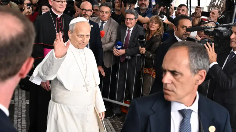Papa León XIV salió del Hospital Gemelli