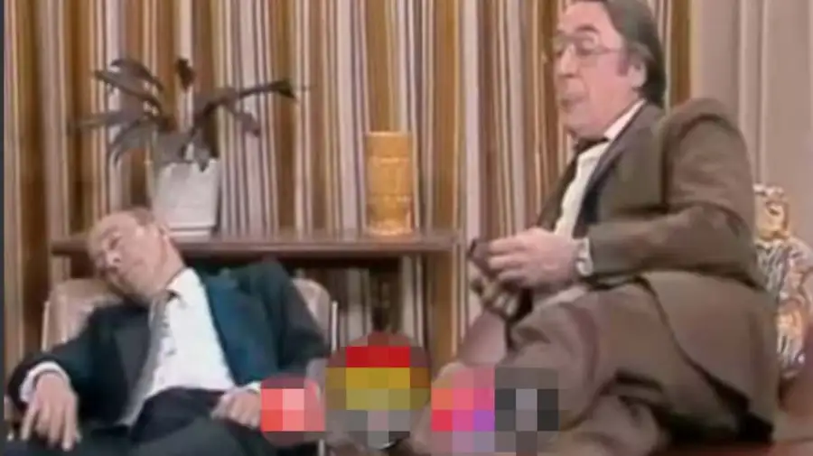 1987. No toca botón: Alberto Olmedo como el inolvidable psicoanalista que se dormía en las sesiones.