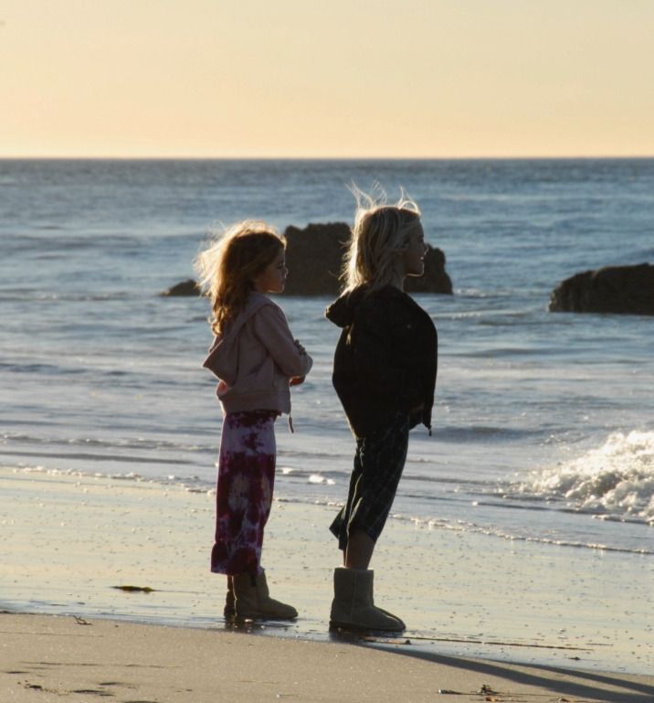 Kaia y Presley Gerber cuando eran niños