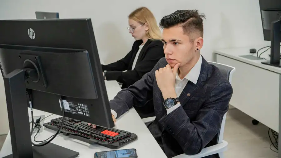 Alumnos de secundaria con pc 19102026