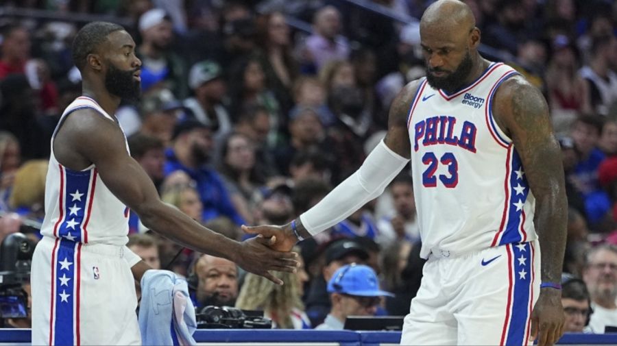 LeBron James con los 76ers 