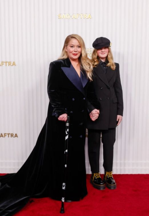 Christina Applegate junto a su hija Sadie Grace LeNoble en la 29ª edición de los SAG Awards celebrada el 26 de febrero de 2023 en Los Ángeles