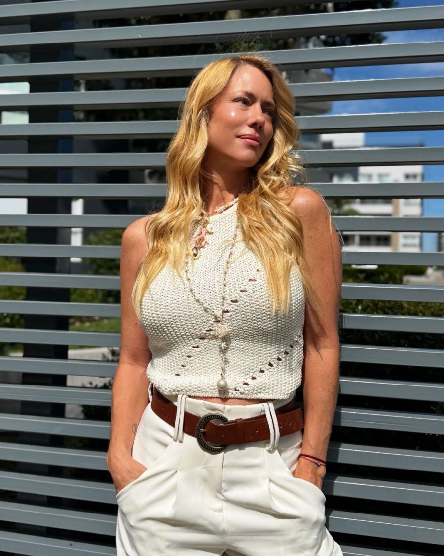 Nicole Neumann con look casual chic 