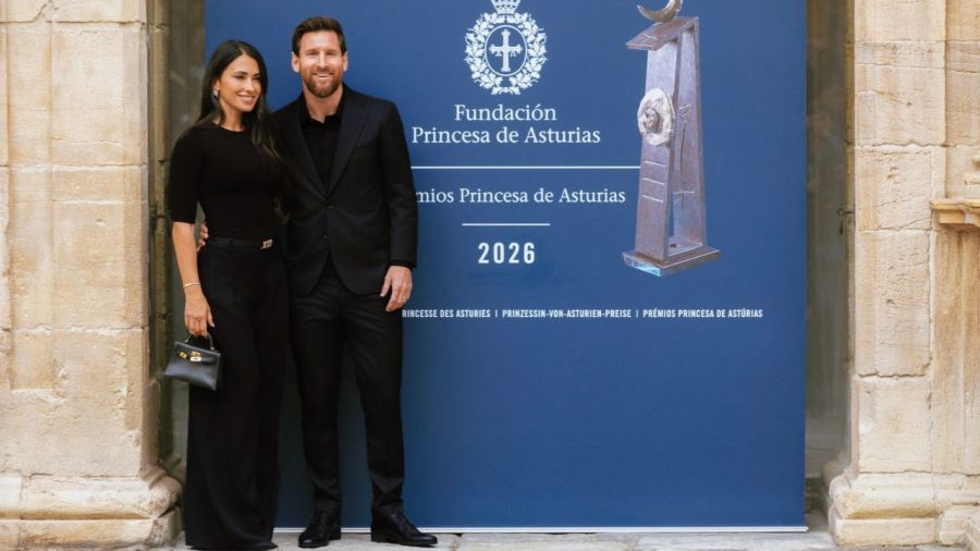 Antonela Roccuzzo y Lionel Messi en España