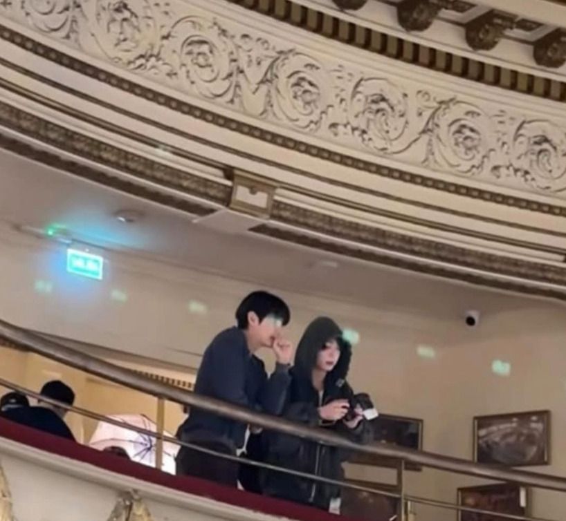 JungKook y Kim Taehyung en El Ateneo Grand Splendid, el 22 de octubre de 2026, Buenos Aires, Argentina