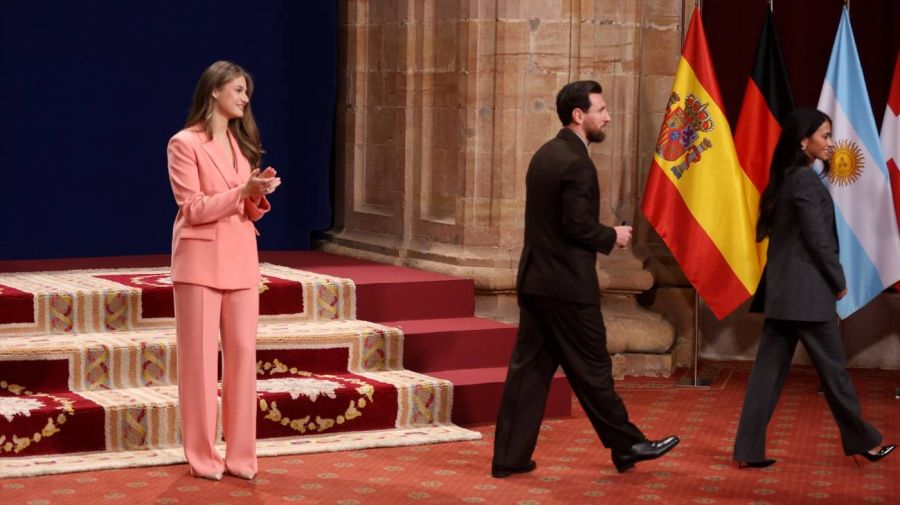 Messi con la princesa Leonor en los Premios Princesa de Asturias