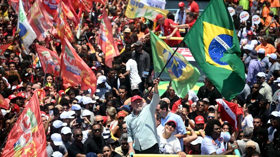 Brasil va a uno de los balotajes más reñidos de la historia: Lula o Bolsonaro