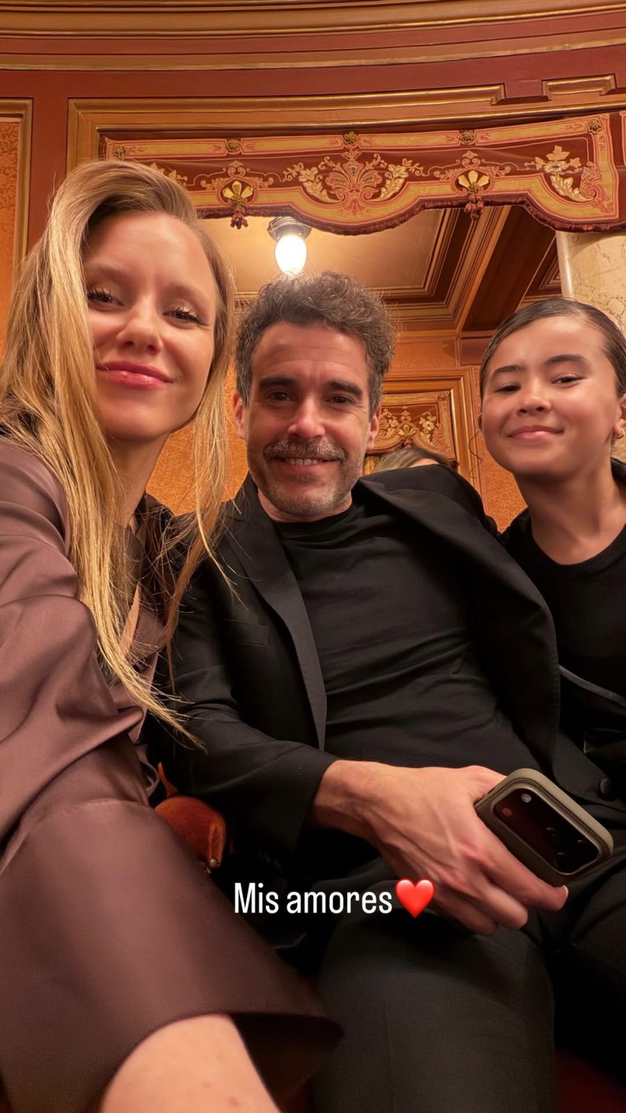 Nicolás Cabré, Rocío Pardo y Rufina Cabré