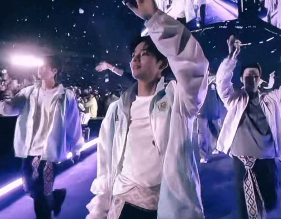BTS vestidos con el equipo de la Seleccion Argentina y fajas de