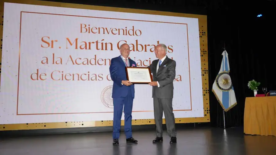 Cabrales es abogado egresado de la Universidad Católica Argentina (UCA)