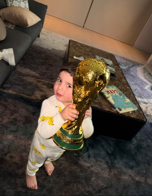 Enzo Fernández, Valu Cevantes y su hijo Benjamín