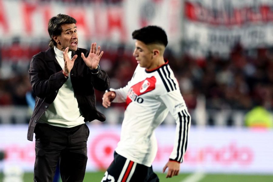 Leo Ponzio al frente de River Plate