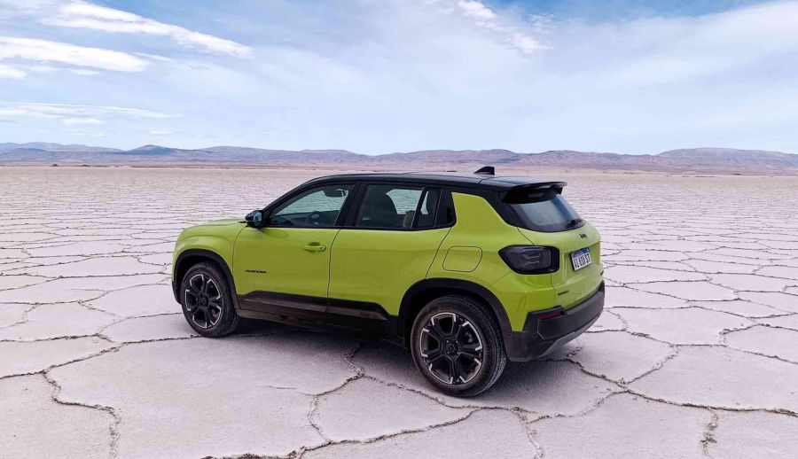 Bajando 4300 m al volante del nuevo Jeep Avenger con auxilio temporal
