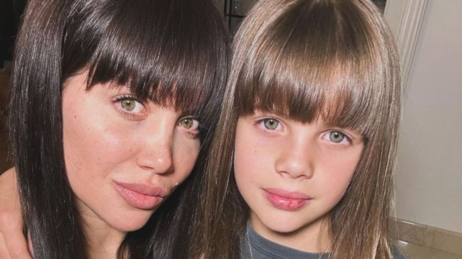 Igual a Wanda Nara, Francesca Icardi mostró su rutina de maquillaje