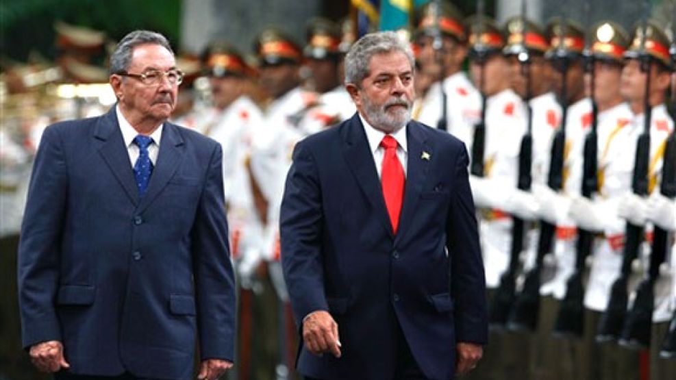 Con el presidente de Brasil, Lula Da Silva, en enero último en La Habana.