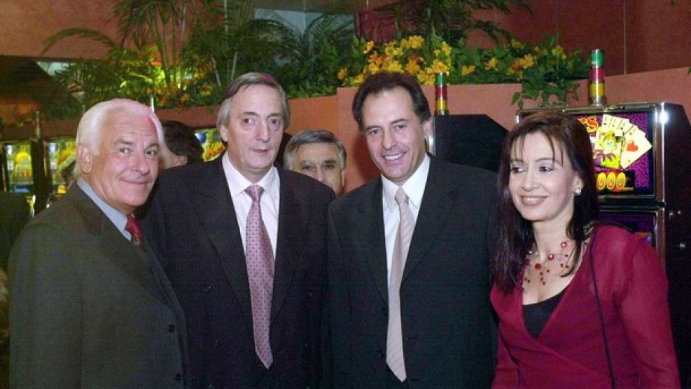 Juan Castellanos Bonino, Néstor Kirchner, Cristóbal López y Cristina, en la inauguración del Casino de Río Gallegos, en 2003. 