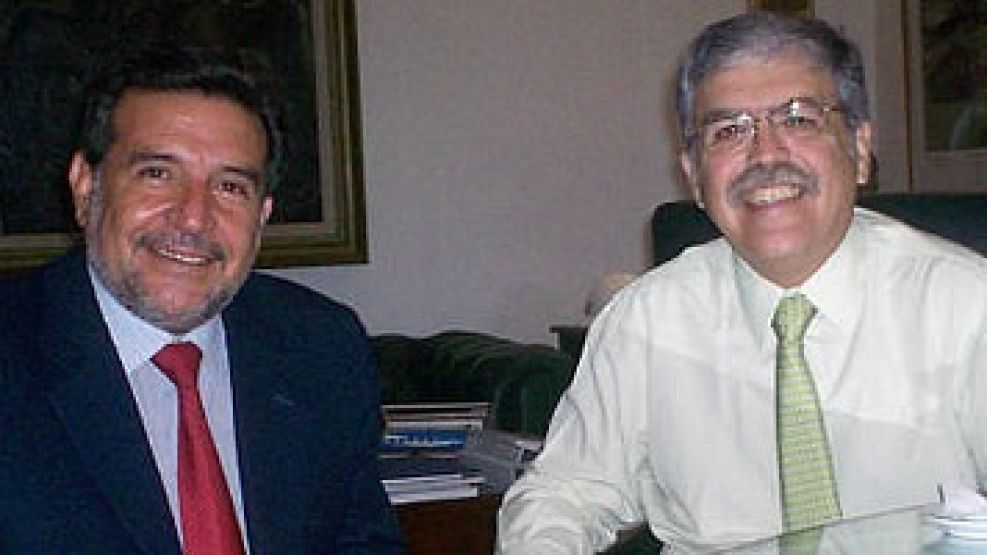 Beder Herrara junto a Julio De Vido durante unas gestiones el año pasado. Hoy anunció que la provincia recibirá 30 millones.