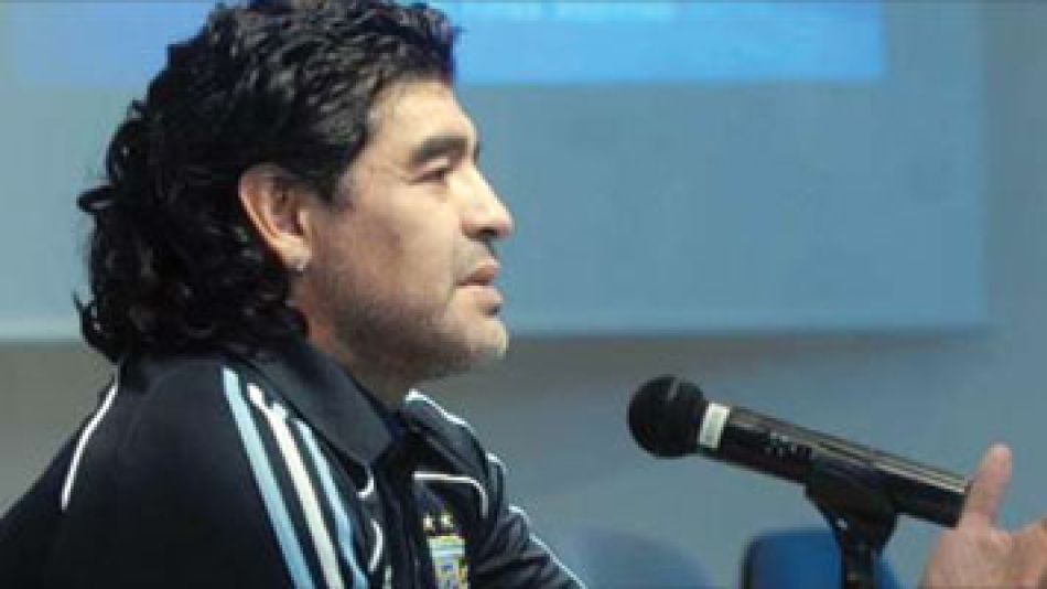 Maradona habló de fútbol e inseguridad.
