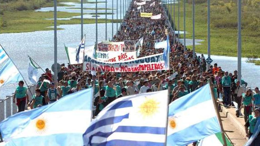 Uruguay se quejó por el alejamiento de Argentina en el monitoreo del Río Uruguay.