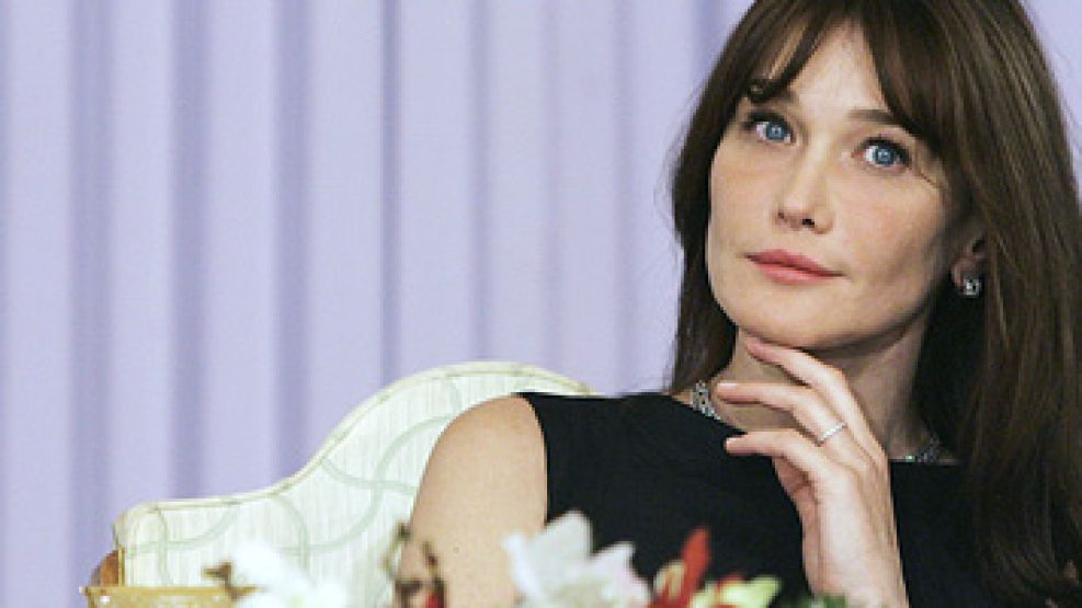 Carla Bruni generá atracción en todo el mundo.