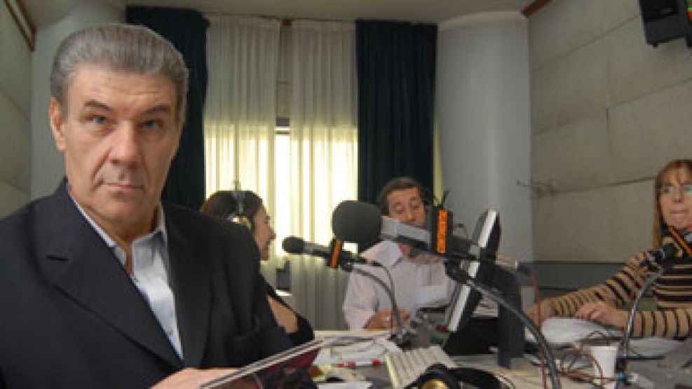 En agosto pasado, en medio de los ajustes en internos en su equipo, Víctor Hugo le ofreció a la radio liquidar su contrato. 