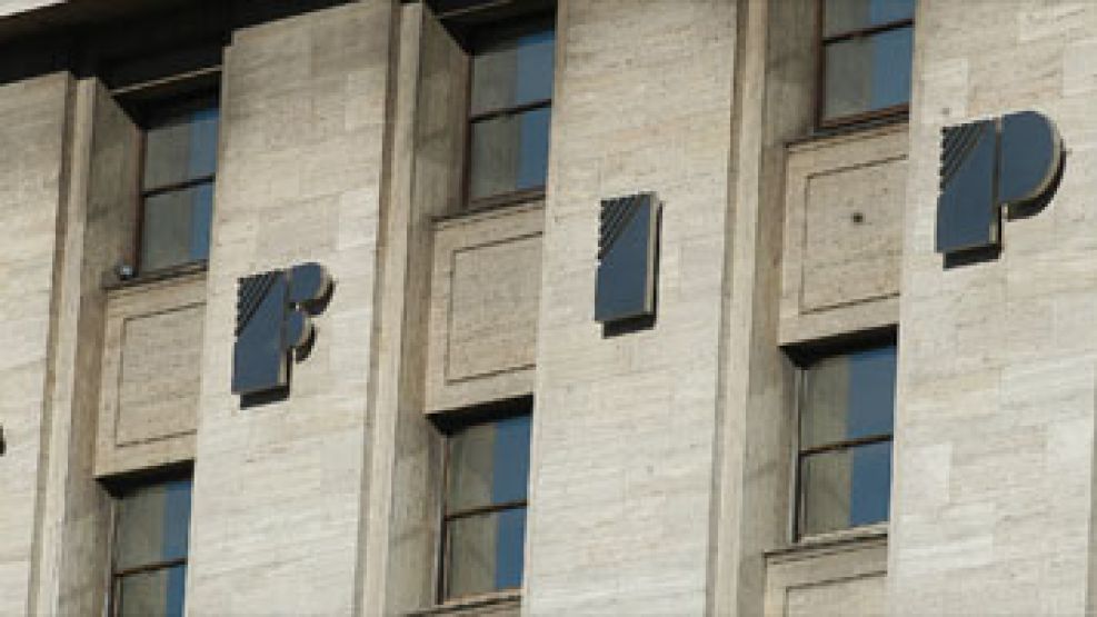 Unos 81 trabajadores de la AFIP tomaron el edificio central de la dependencia frente a Plaza de Mayo.