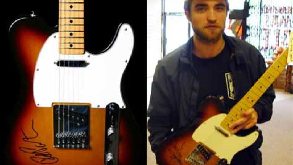 Robert Pattinson con la Fender Telecaster que se subasta