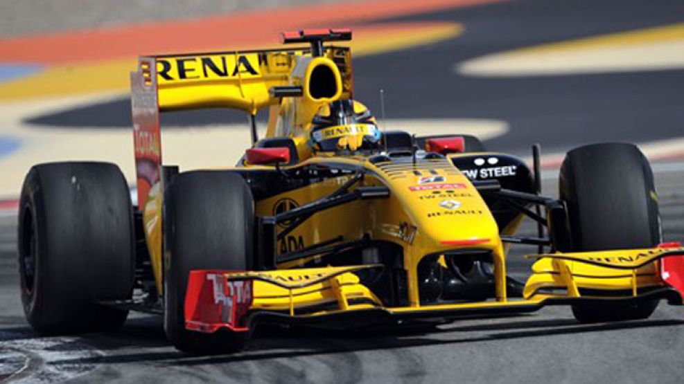 El polaco Robert Kubica a bordo de su Renault.