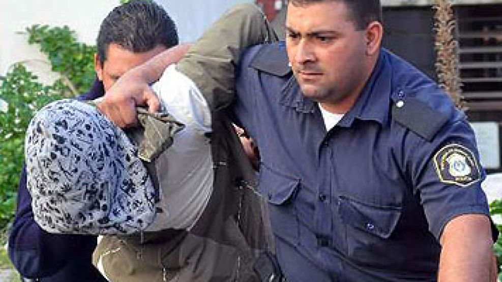 El momento de la detención del sospechoso en Mar del Plata.