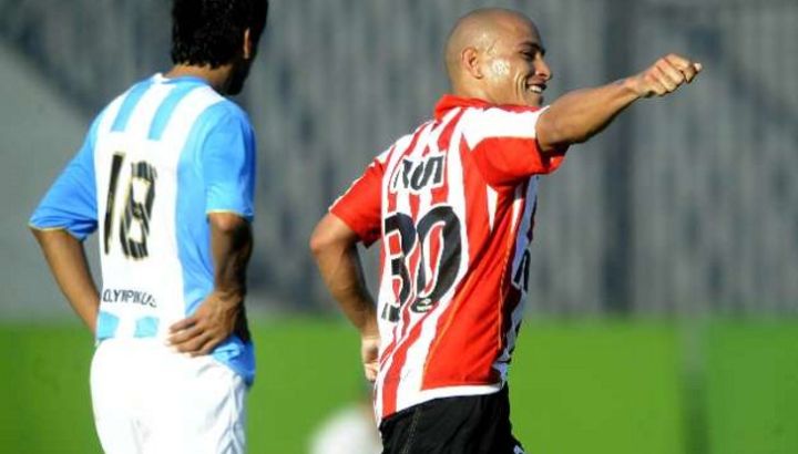 los-hinchas-quieren-laterales