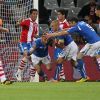0614-italia-paraguay-g4-afp