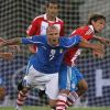 0614-italia-paraguay-g6-afp