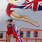 Dita Von Teese, pintada en uno de los aviones