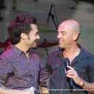 Diego Torres en Tel Aviv con Pablo Rosenberg, artista local con quien cantó "La última noche"
