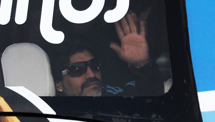 0704-maradona-llegada-telam