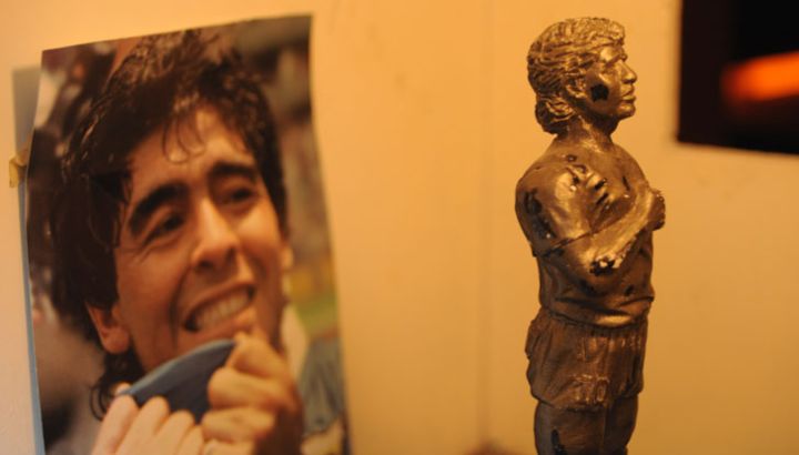 0707-maradona-estatua-g