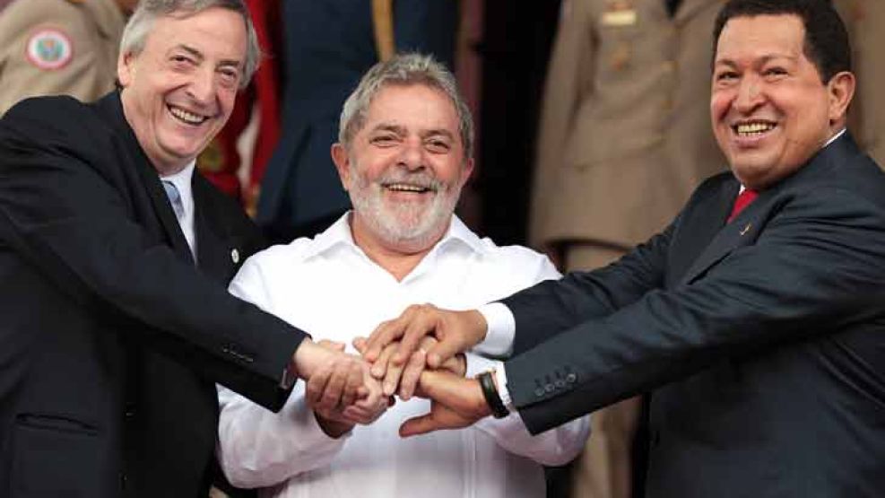 Tras la reunión con Kirchner y Lula, Chávez enviará a su canciller a Colombia