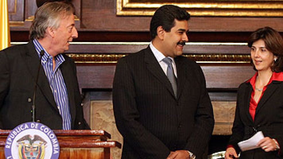 Kirchner, con los cancilleres Nicolás Maduro y María Holguín, hoy en 