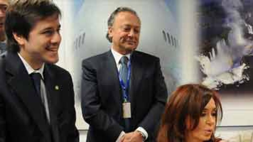 Mariano Recalde en Madrid con los Kirchner y Carlos Bettini, embajador en España. 
