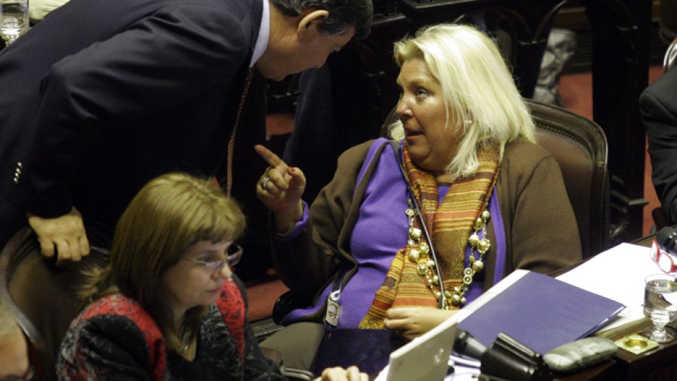 El bloque de la Coalición Cívica-ARI durante el debate: Elisa Carrió y Patricia Bullrich. 